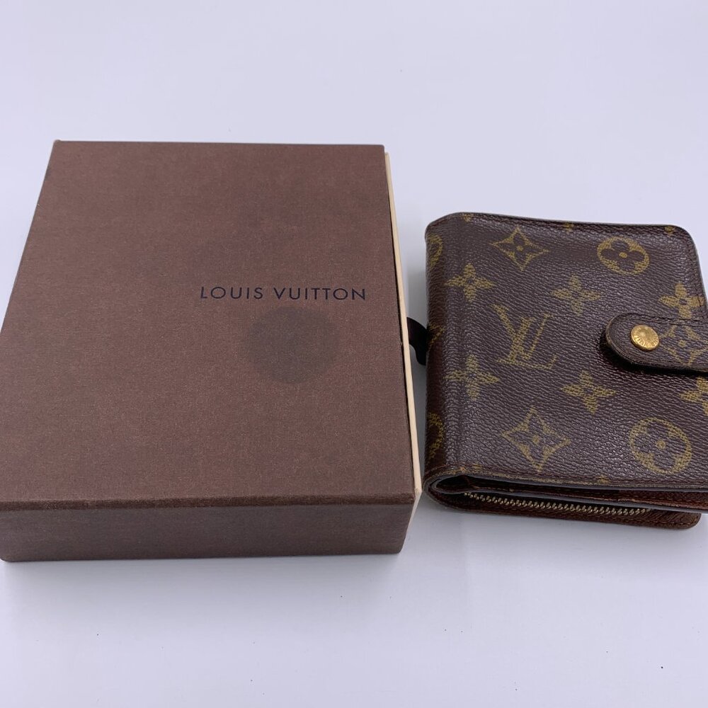Authentic LOUIS VUITTON Monogram Compact Wallet - Picture 7 of 16
